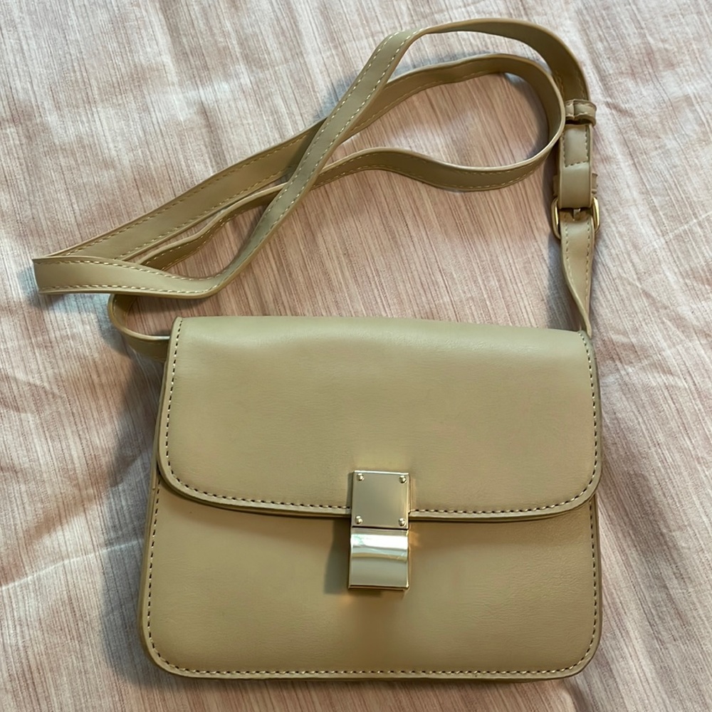 Box shape crossbody bag